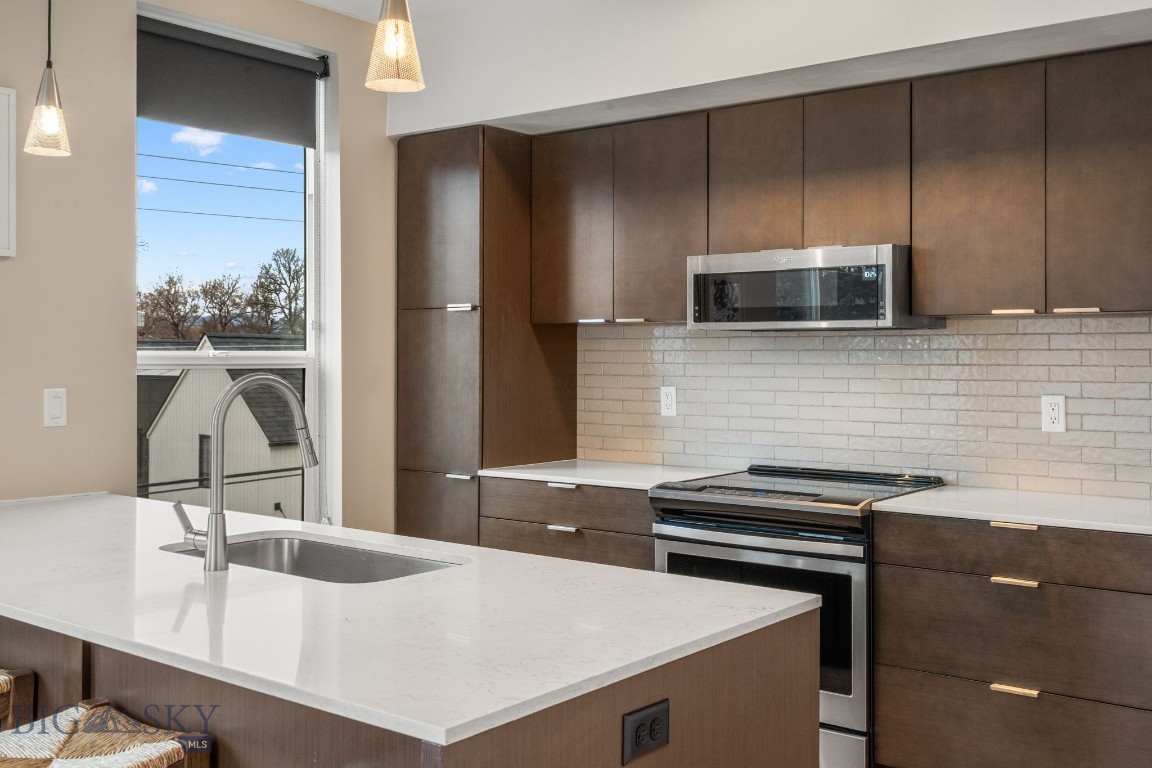 718 W Babcock Street 301