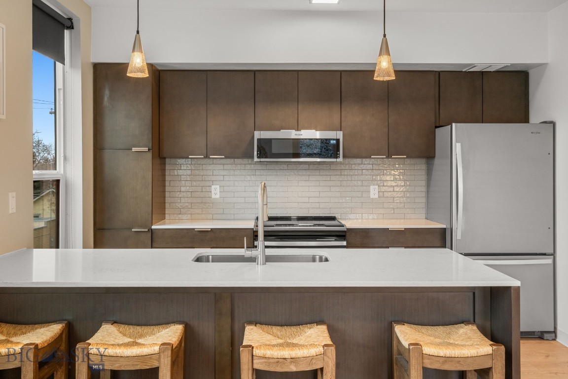 718 W Babcock Street 301