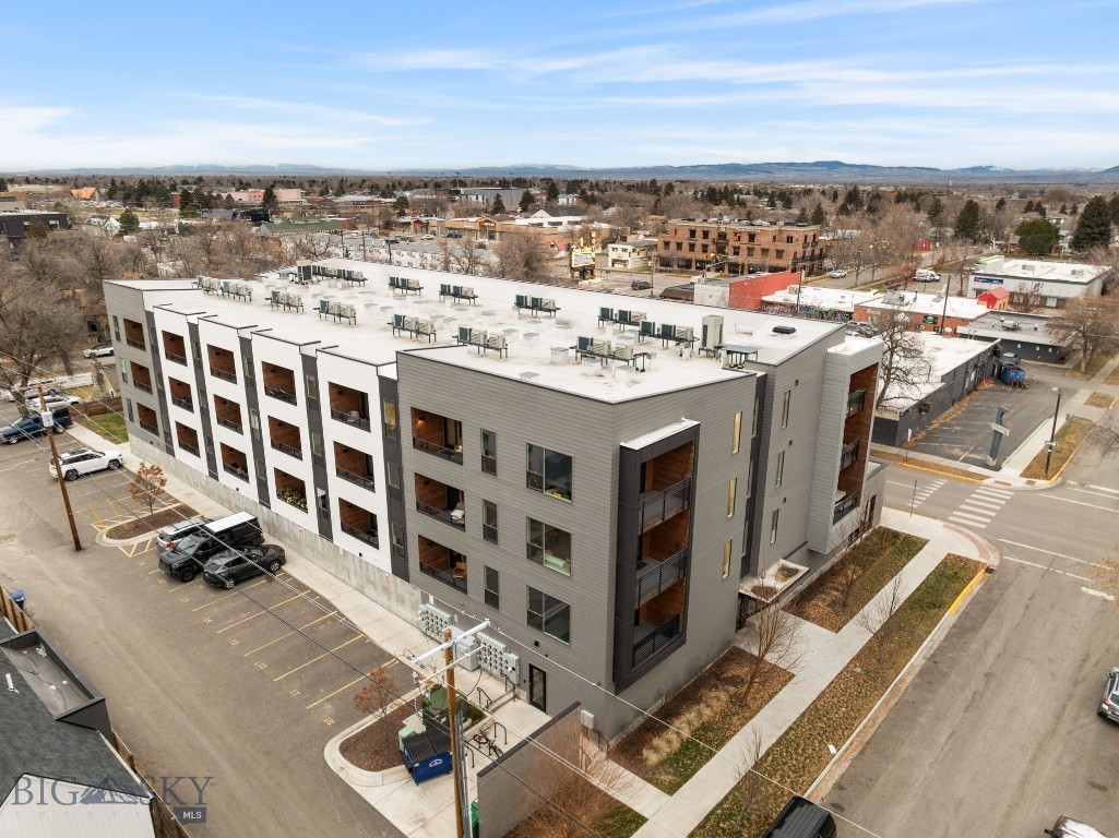 718 W Babcock Street 301