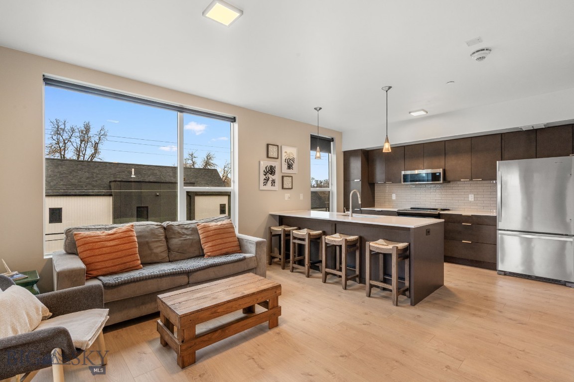 718 W Babcock Street 301