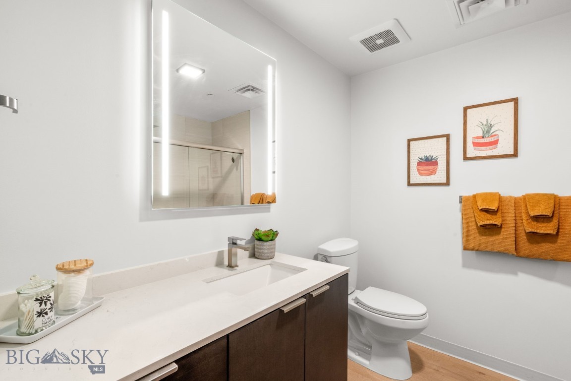 718 W Babcock Street 301