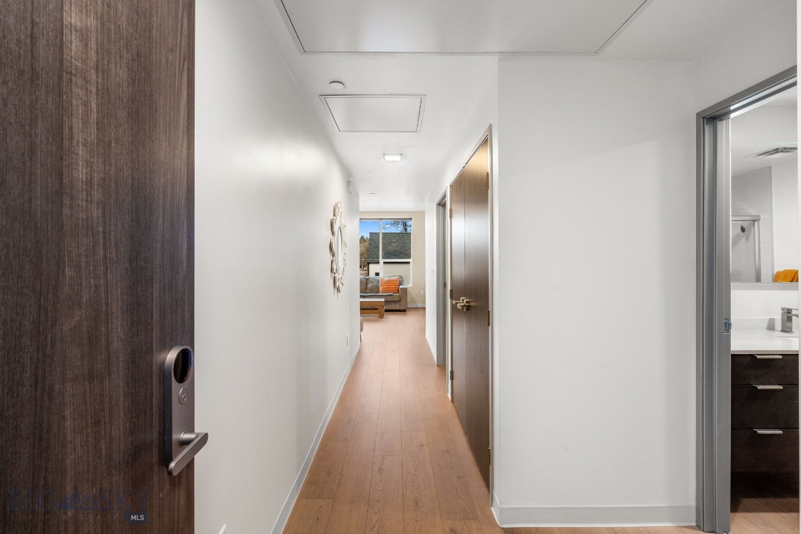 718 W Babcock Street 301