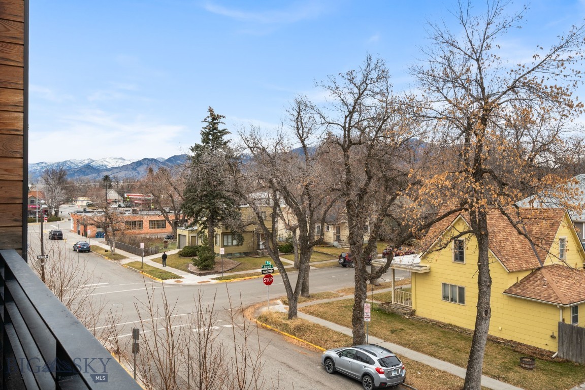 718 W Babcock Street 301