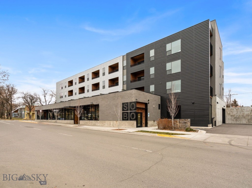 718 W Babcock Street 403