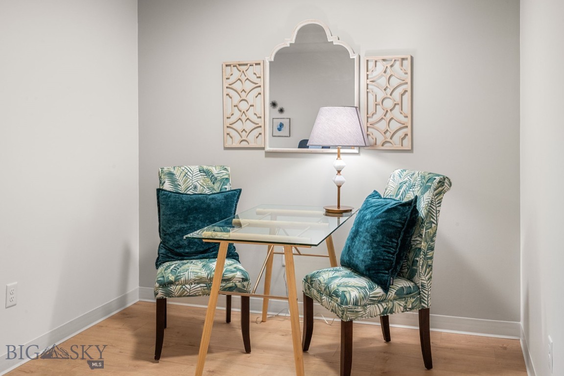 718 W Babcock Street 403