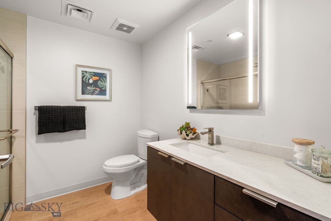 718 W Babcock Street 403