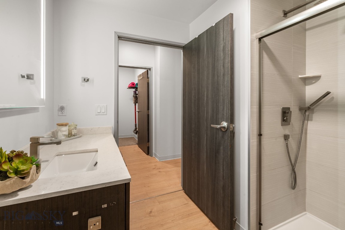 718 W Babcock Street 403