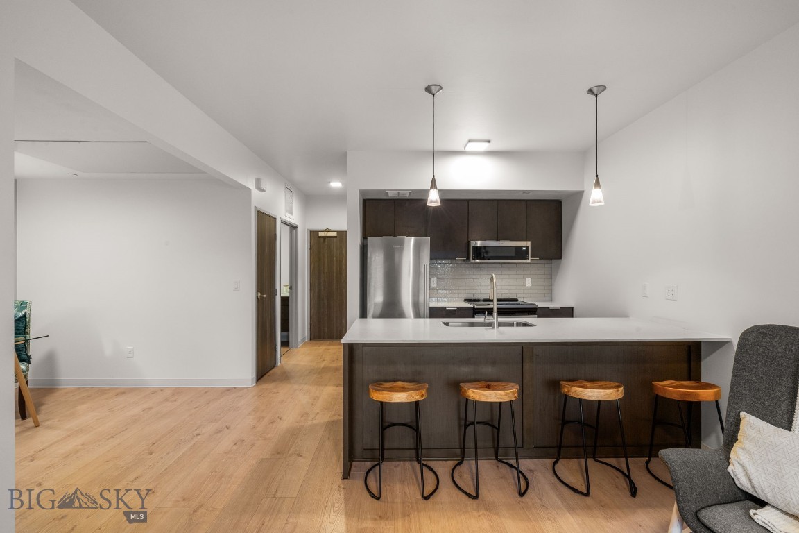 718 W Babcock Street 403