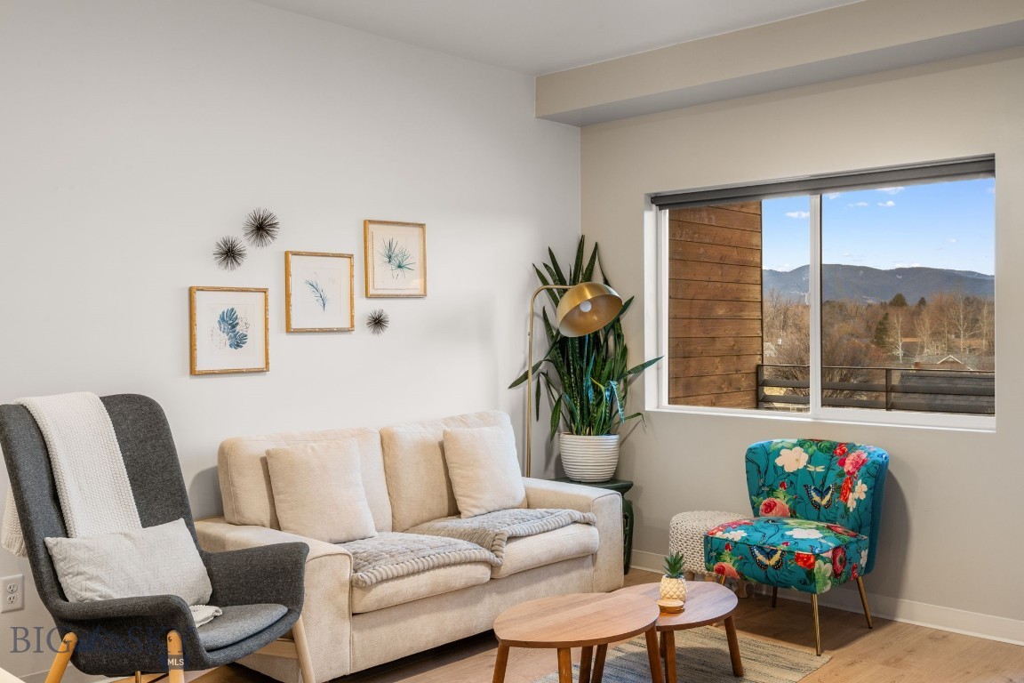 718 W Babcock Street 403