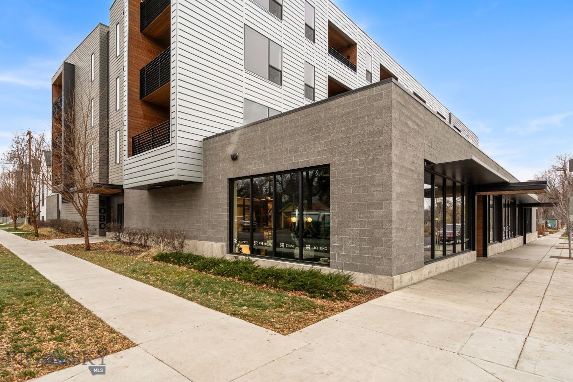 718 W Babcock Street 403