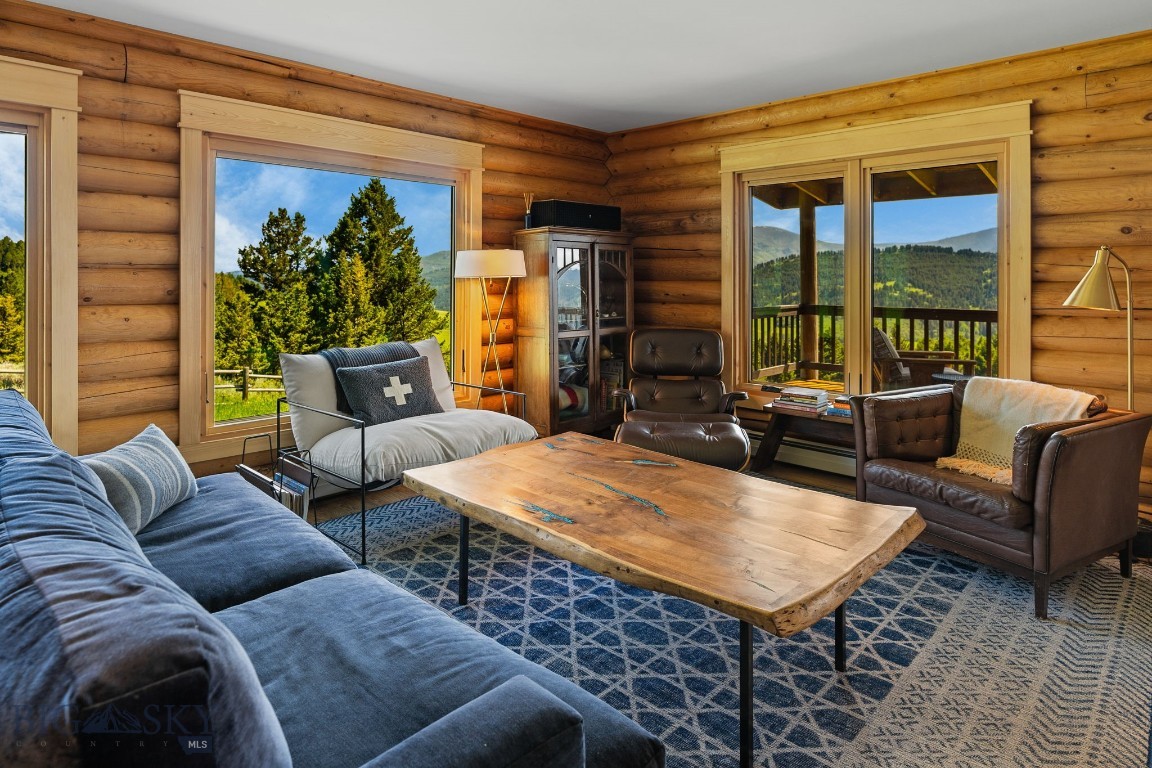 755 Coffee Creek Road