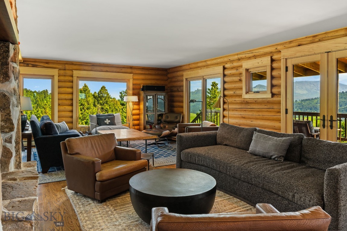 755 Coffee Creek Road