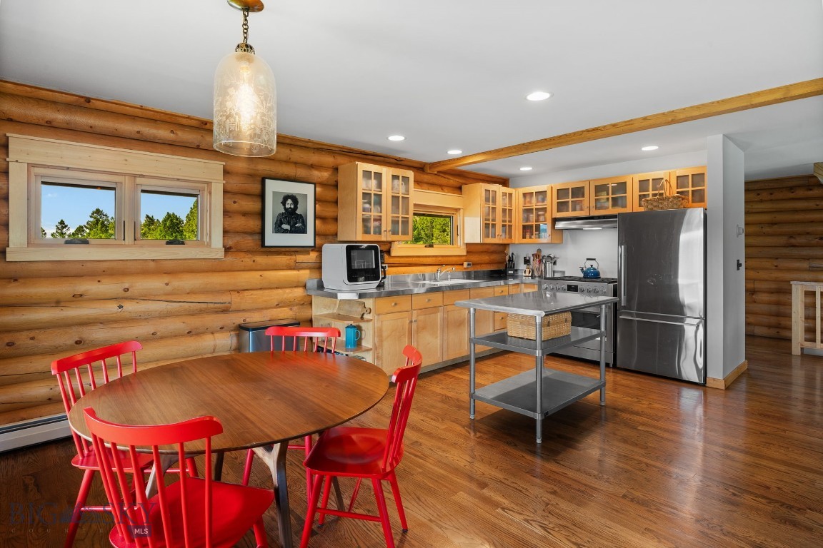 755 Coffee Creek Road