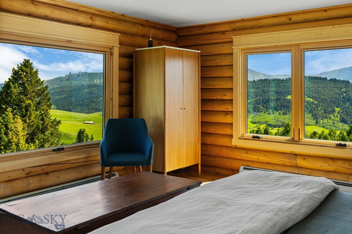 755 Coffee Creek Road