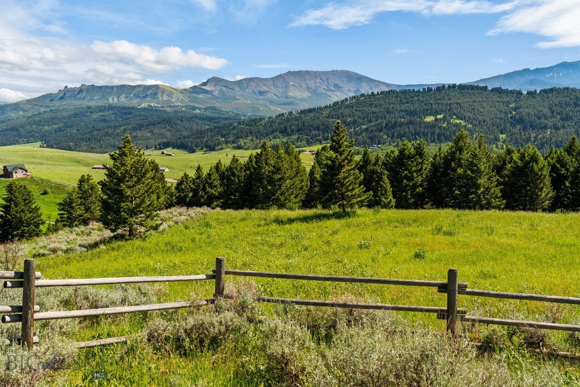 755 Coffee Creek Road