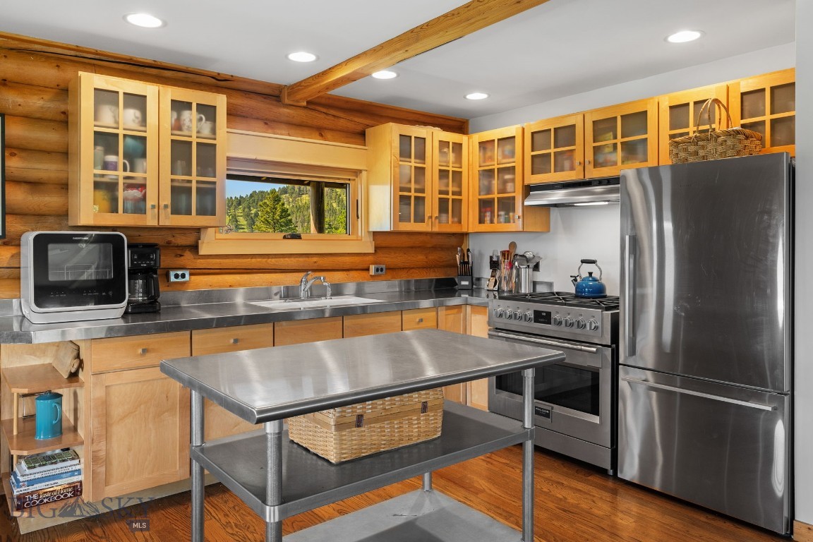 755 Coffee Creek Road