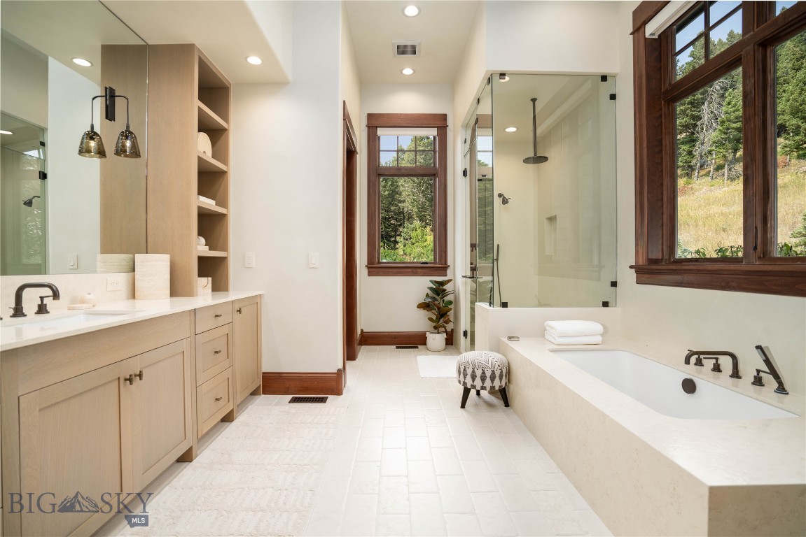 1220 Green Valley Way