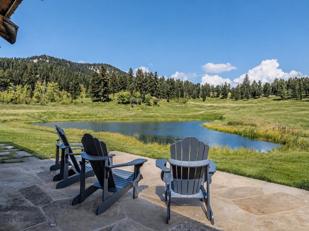 1221 Green Valley Way
