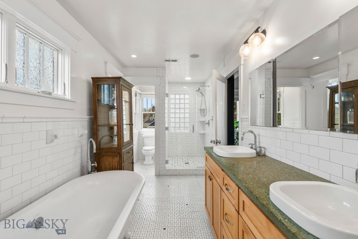 810 S Willson Avenue