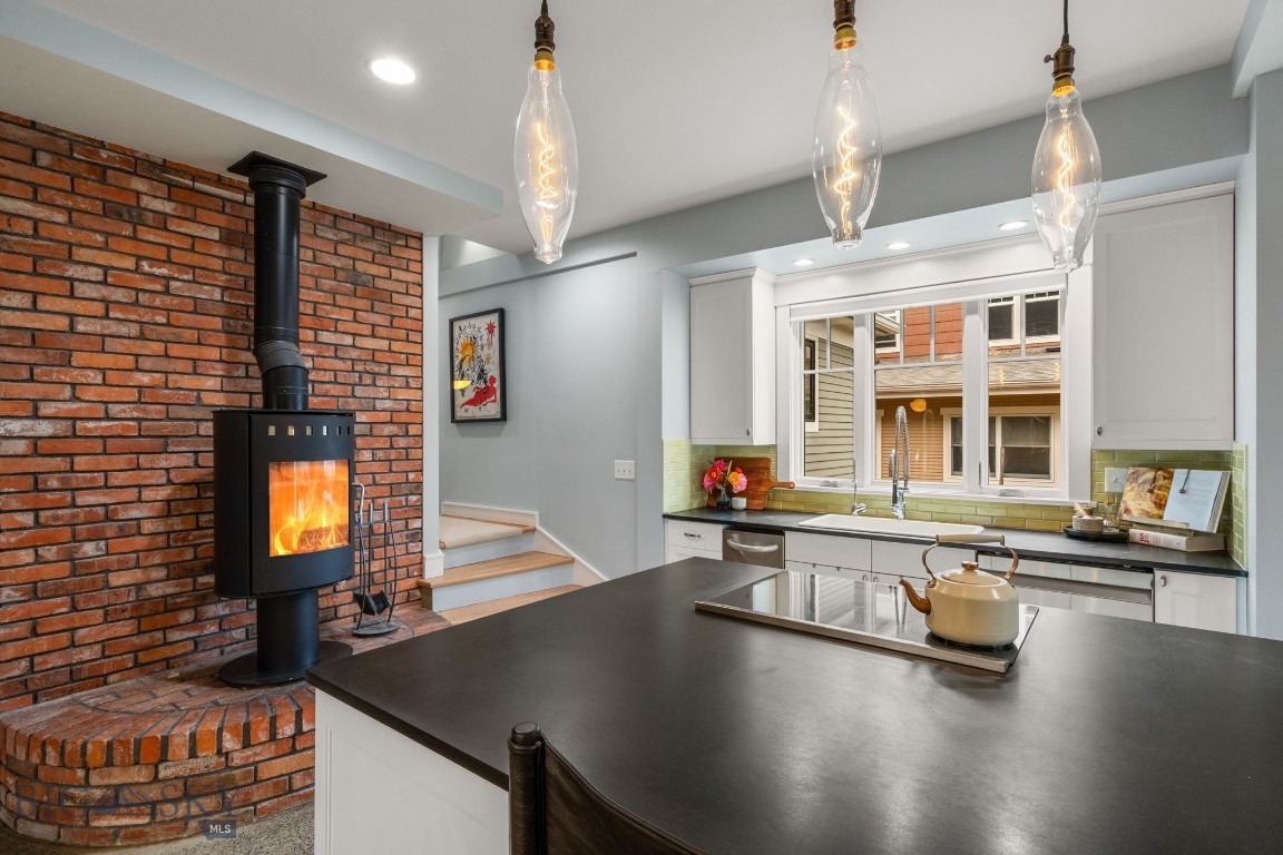 810 S Willson Avenue