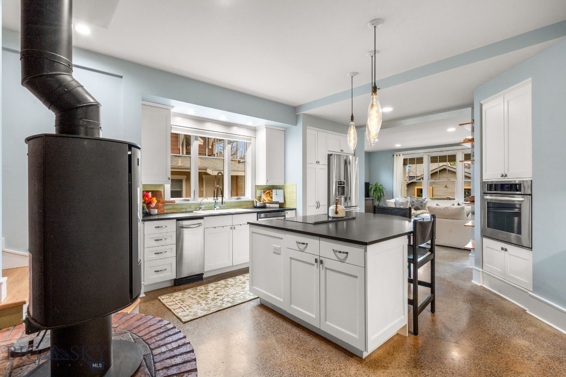 810 S Willson Avenue