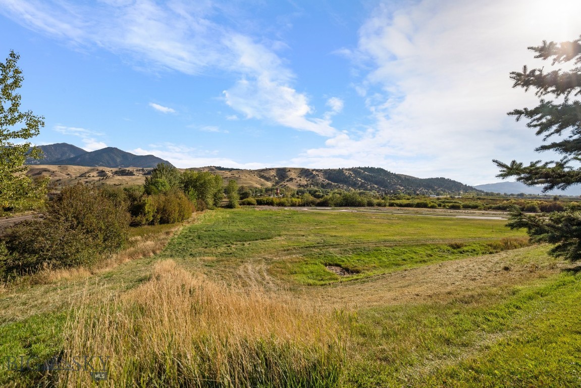 150 Village Crossing Way 1J