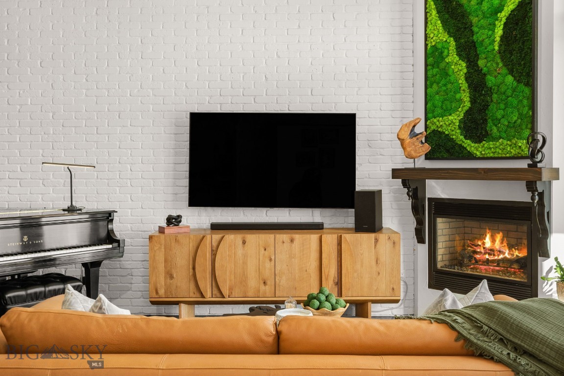 150 Village Crossing Way 1J