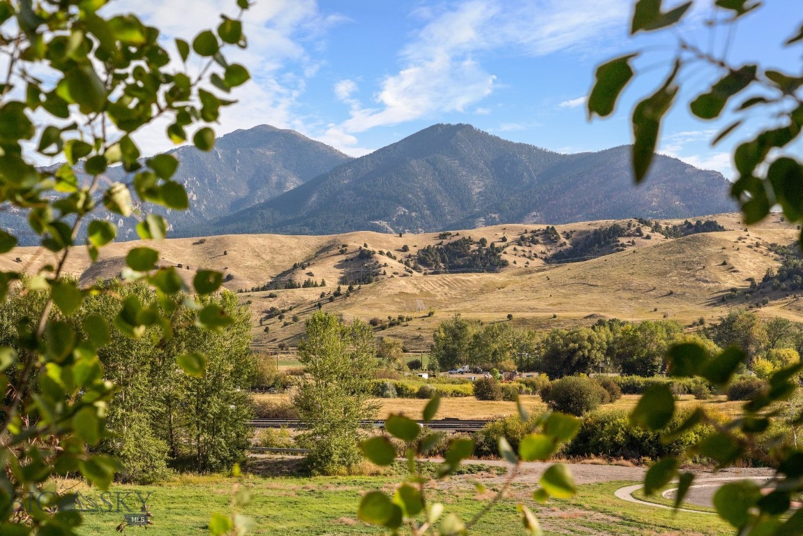 150 Village Crossing Way 1J