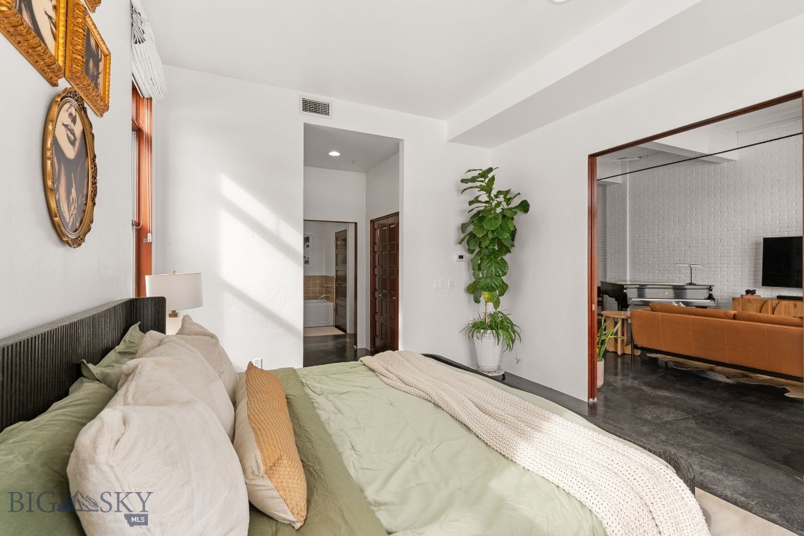 150 Village Crossing Way 1J