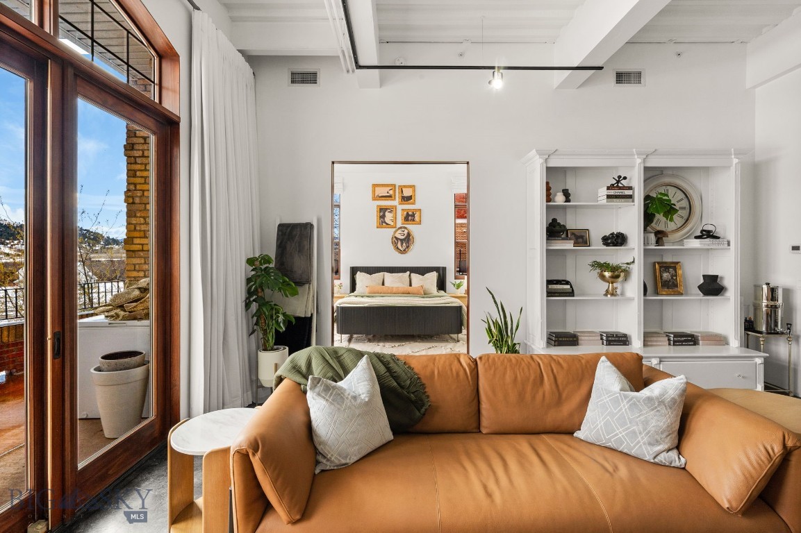 150 Village Crossing Way 1J