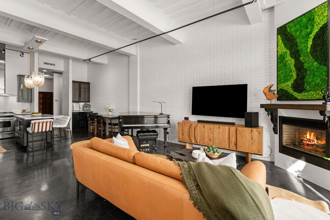 150 Village Crossing Way 1J