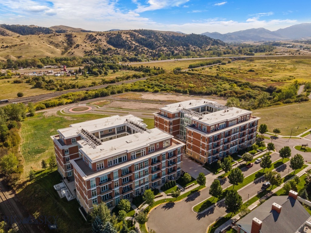 150 Village Crossing Way 1J