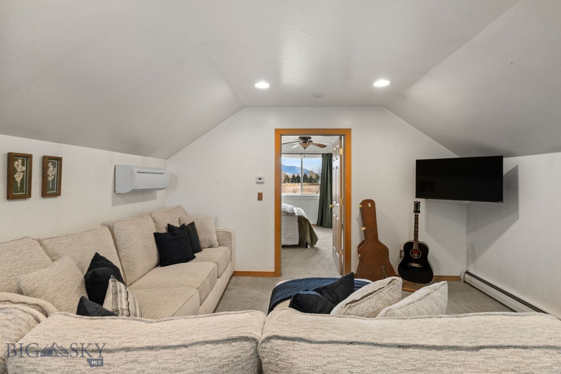 203 Alton Way