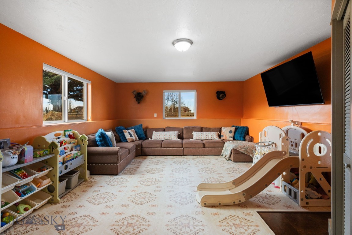 203 Alton Way