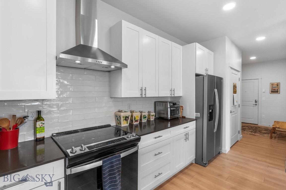 2221F Willow Drive 102