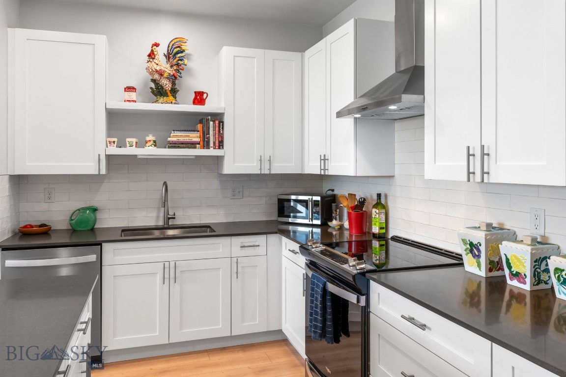 2221F Willow Drive 102