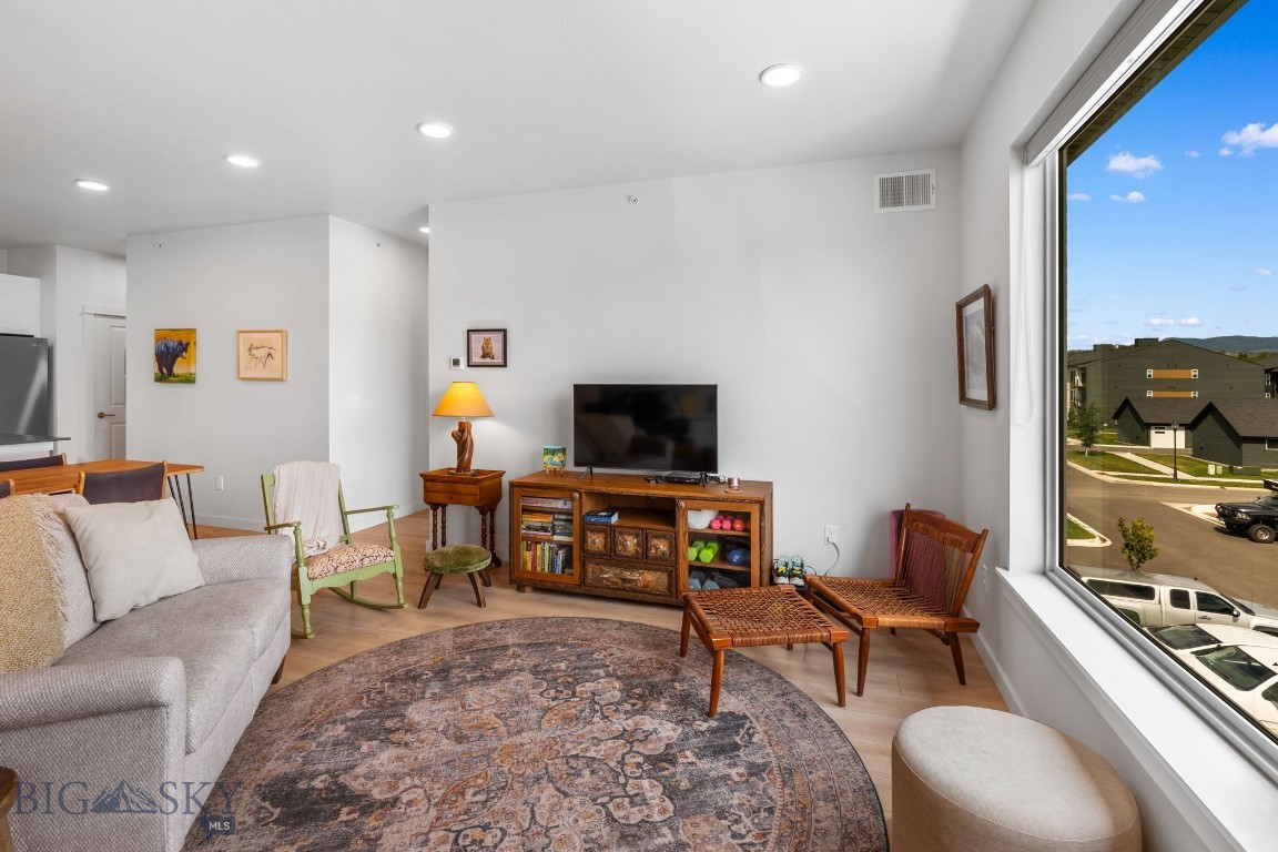 2221F Willow Drive 102