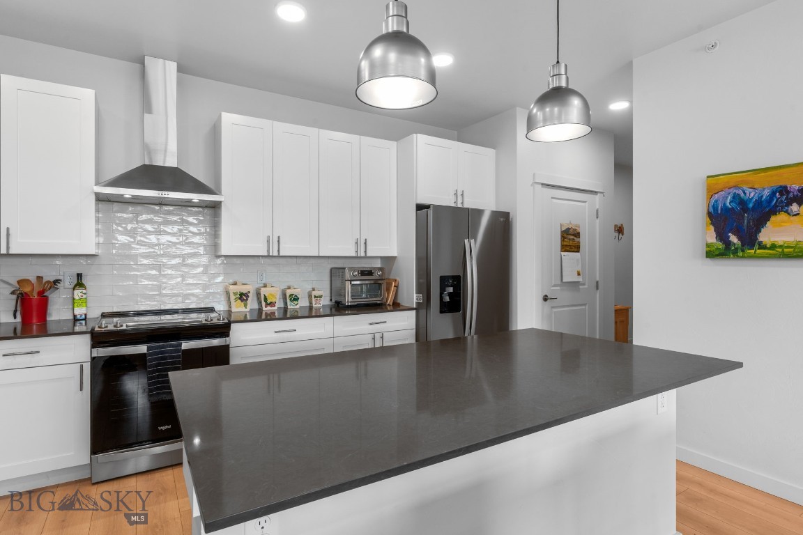 2221F Willow Drive 102