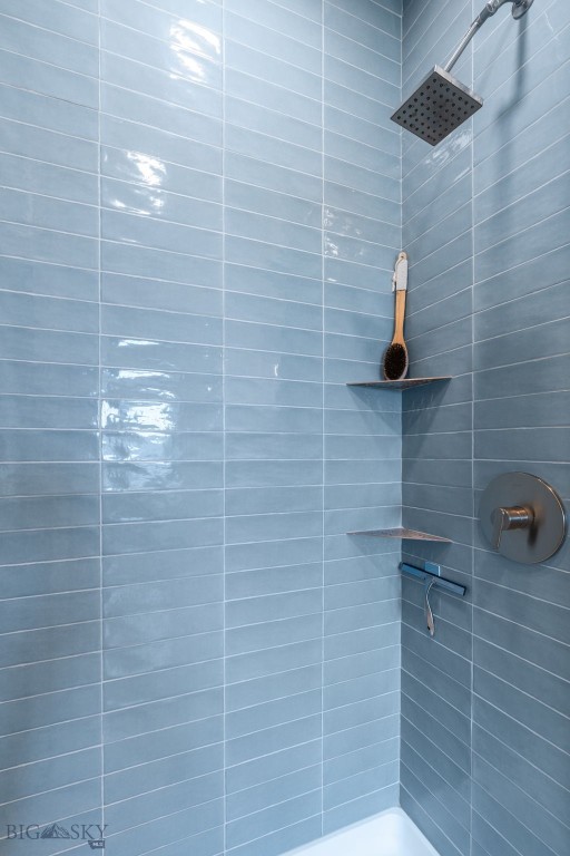 2221F Willow Drive 102