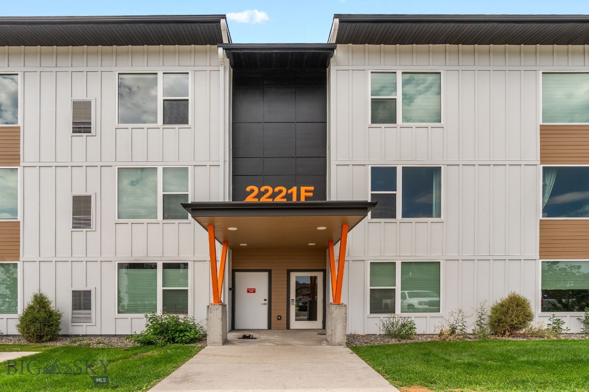 2221F Willow Drive 102