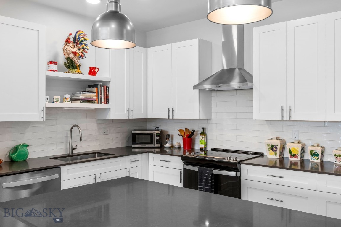 2221F Willow Drive 102