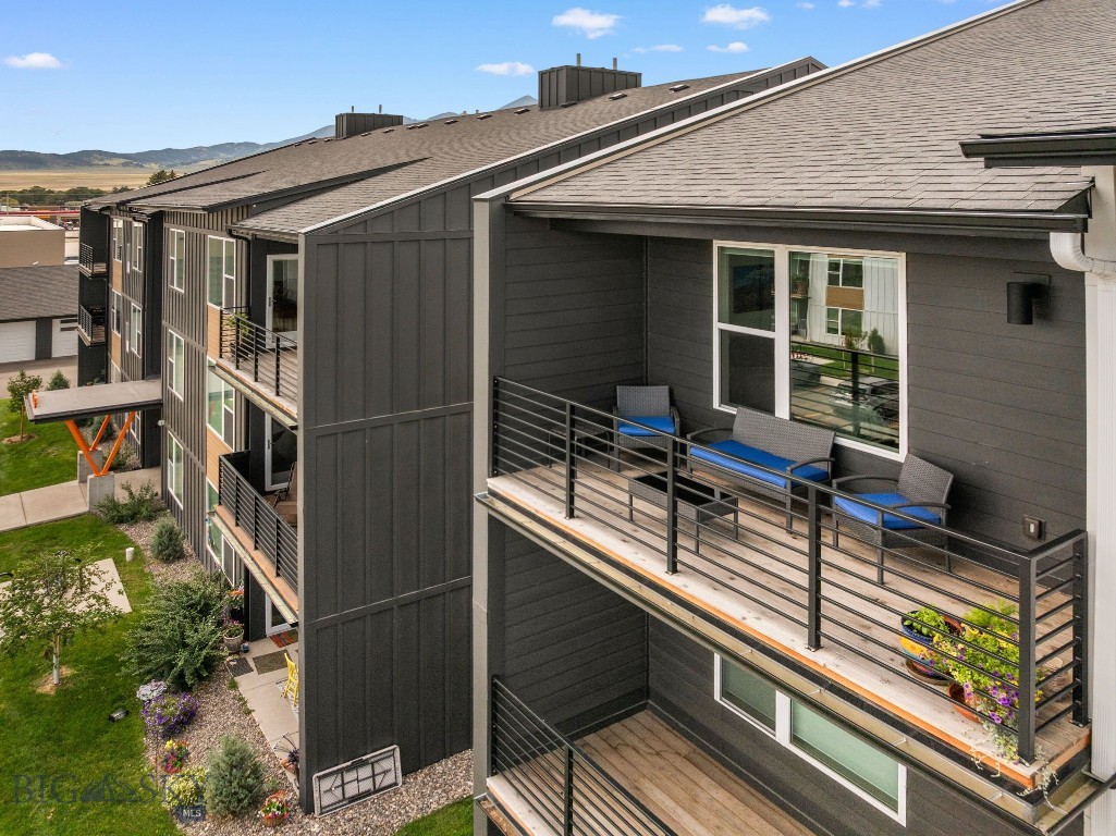 2221F Willow Drive 102