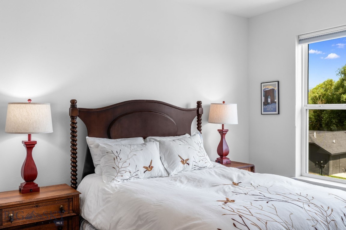 2221F Willow Drive 102