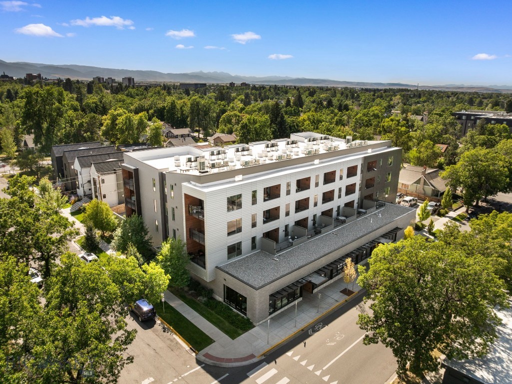 718 W Babcock Street 403