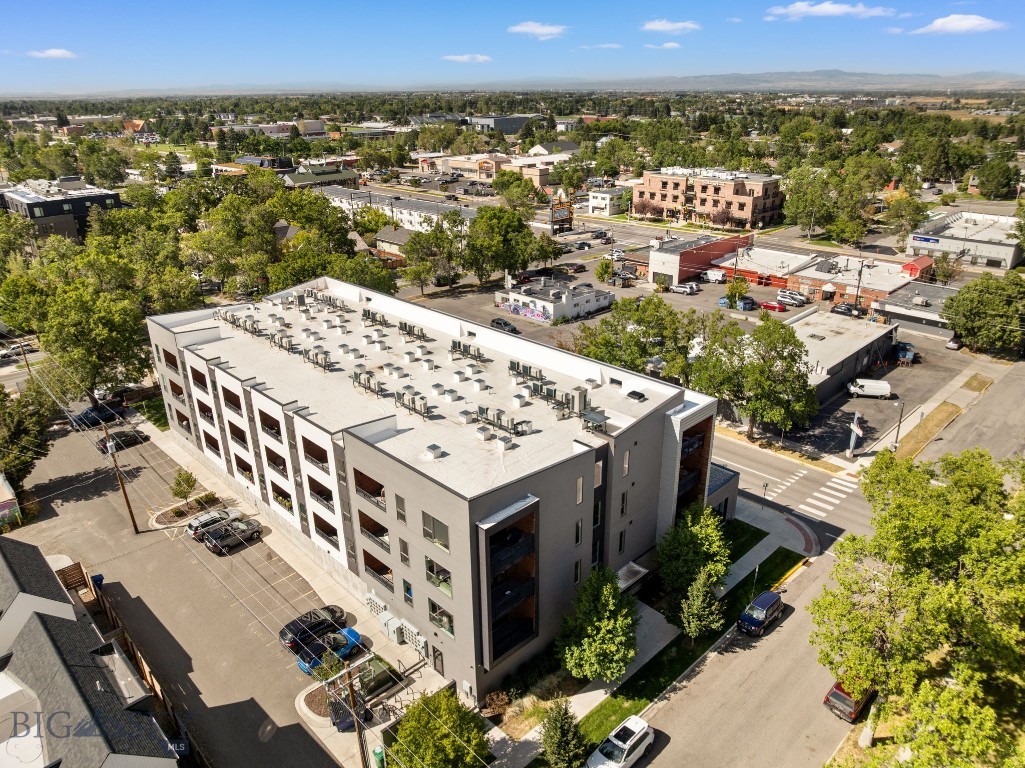 718 W Babcock Street 403