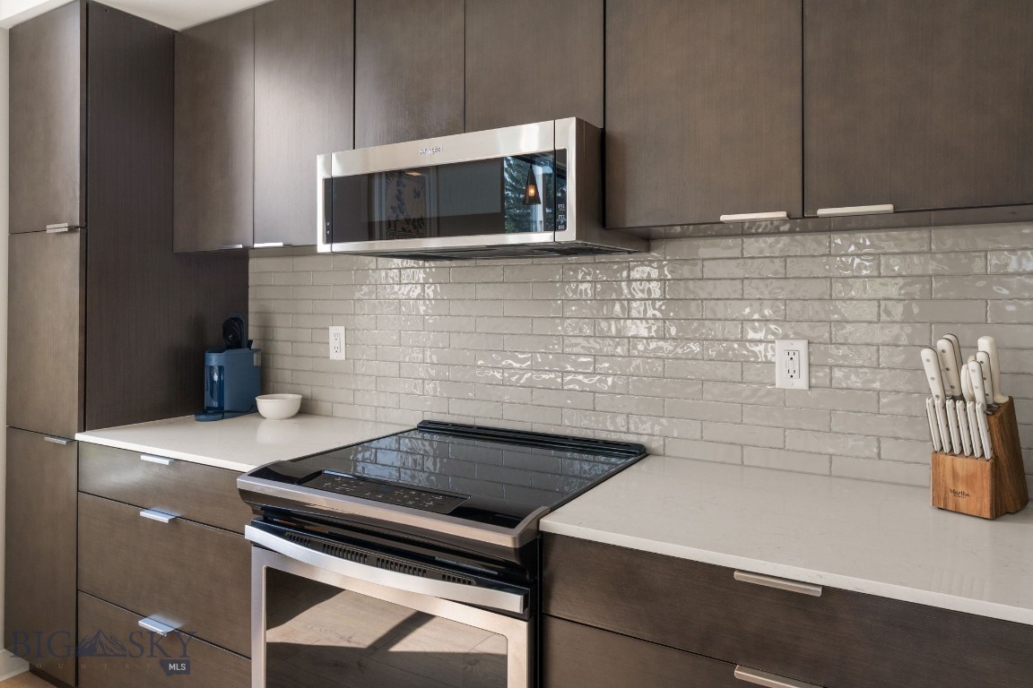 718 W Babcock Street 301