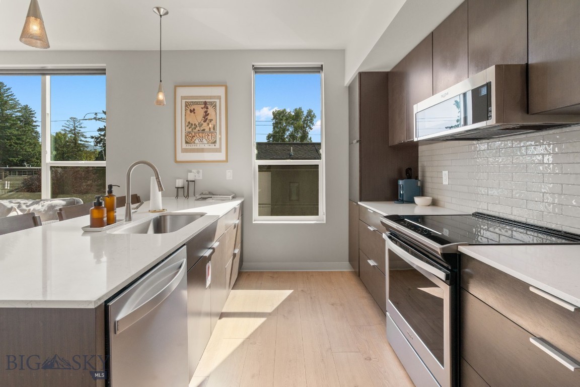 718 W Babcock Street 301