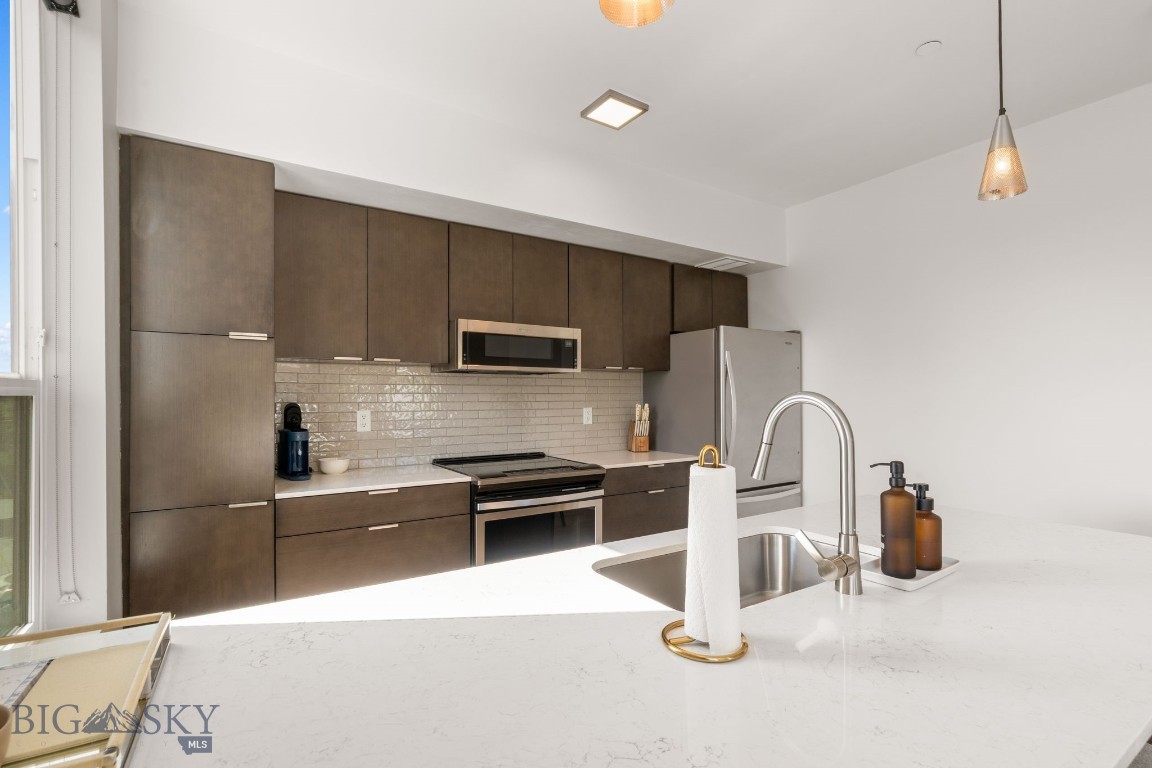 718 W Babcock Street 301