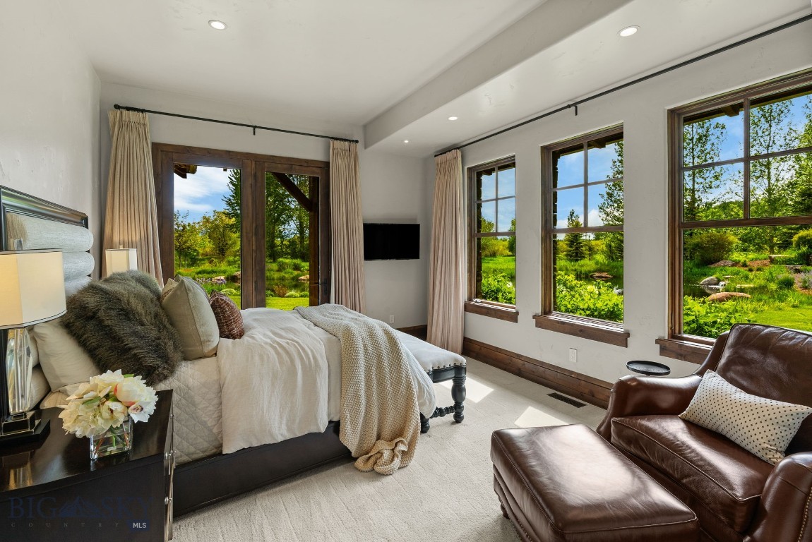 100 Farm View Lane