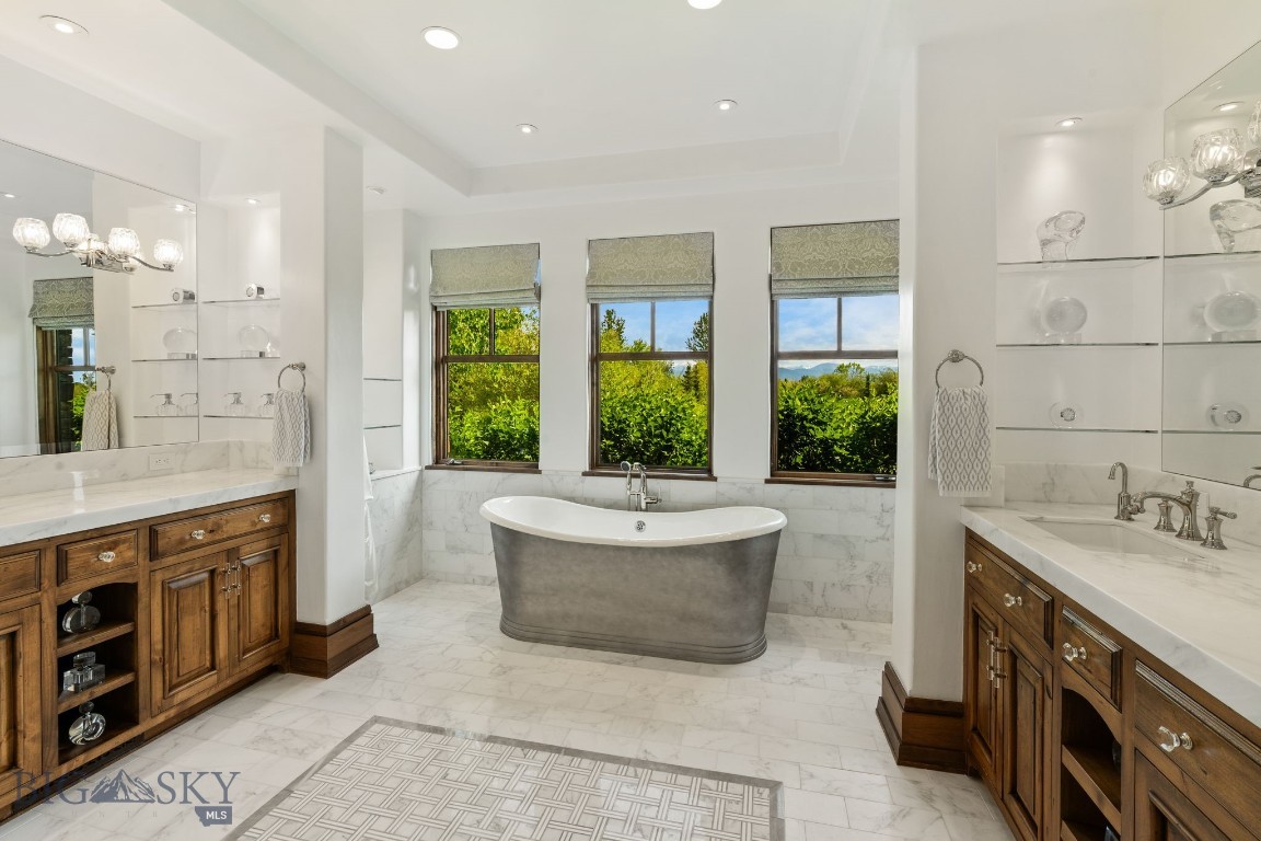 100 Farm View Lane